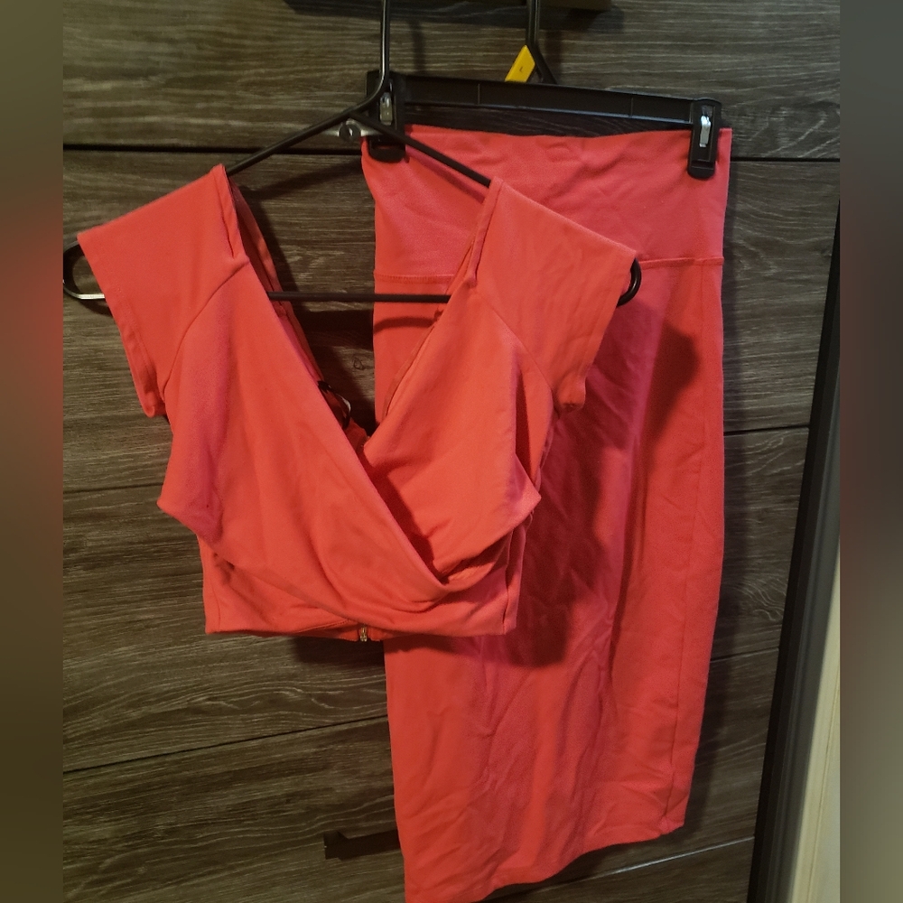 BEBE NWOT Coral Pink Crop Top & Skirt Set - SIZE S/M